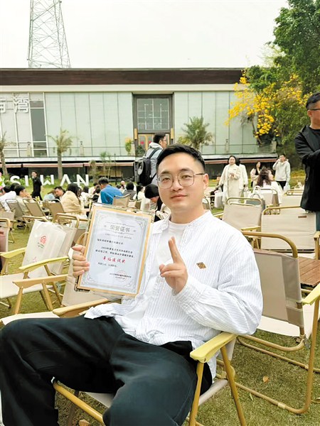 以青春之名 赴“百千万”之约 内容图4 潮汕网-实时追踪潮商/潮汕/汕头/揭阳/潮州的新闻资讯网站! 以青春之名 赴“百千万”之约 汕头市 图4张