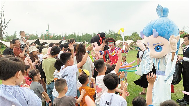 多元文旅体验吸引游客纷至沓来 内容图1 潮汕网-实时追踪潮商/潮汕/汕头/揭阳/潮州的新闻资讯网站! 多元文旅体验吸引游客纷至沓来 汕头市 图1张