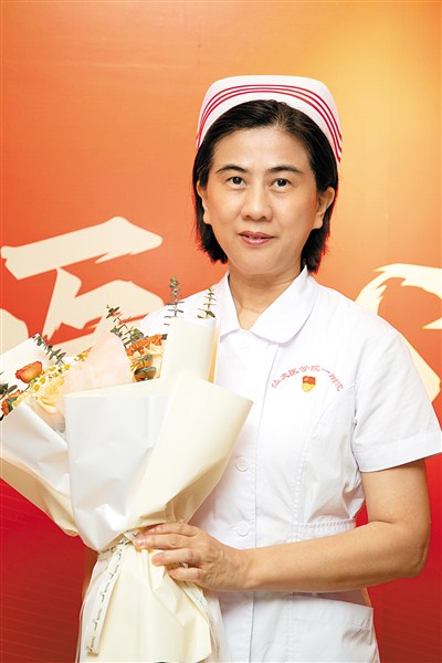 白衣丹心映初心 专业守护见大爱 内容图9 潮汕网-实时追踪潮商/潮汕/汕头/揭阳/潮州的新闻资讯网站! 白衣丹心映初心 专业守护见大爱 汕头市 图9张