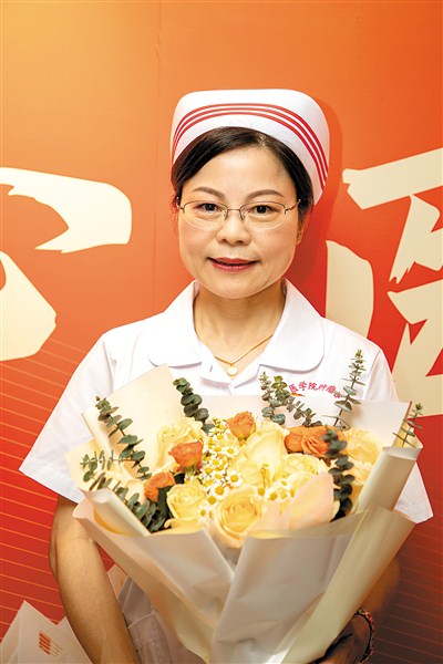 白衣丹心映初心 专业守护见大爱 内容图7 潮汕网-实时追踪潮商/潮汕/汕头/揭阳/潮州的新闻资讯网站! 白衣丹心映初心 专业守护见大爱 汕头市 图7张