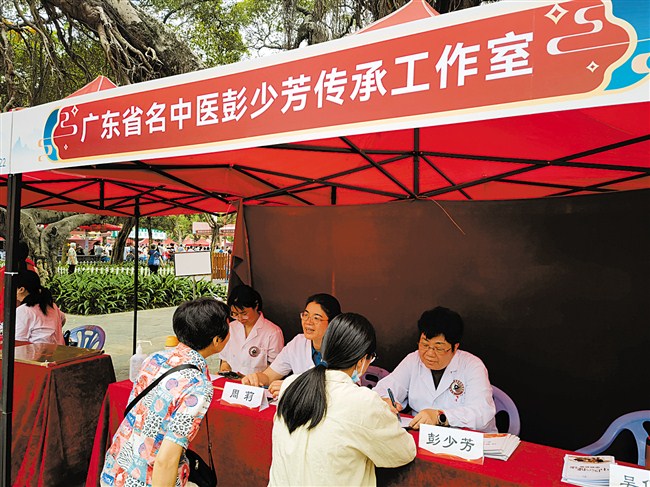 为市民当好健康“守门人” 内容图3 潮汕网-实时追踪潮商/潮汕/汕头/揭阳/潮州的新闻资讯网站! 为市民当好健康“守门人” 汕头市 图3张