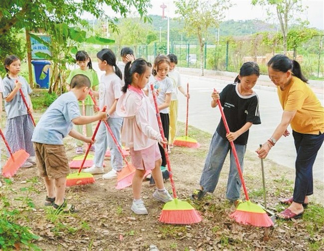携手共建美好家园 内容图1 潮汕网-实时追踪潮商/潮汕/汕头/揭阳/潮州的新闻资讯网站! 携手共建美好家园 汕头市 图1张