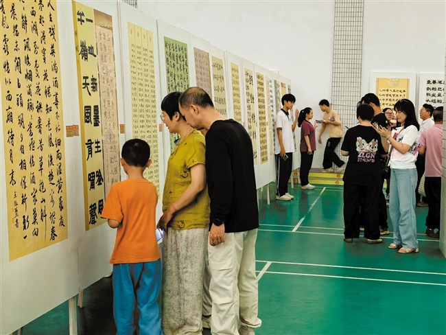 在墨香浸润中感受文化之魂 内容图1 潮汕网-实时追踪潮商/潮汕/汕头/揭阳/潮州的新闻资讯网站! 在墨香浸润中感受文化之魂 汕头市 图1张