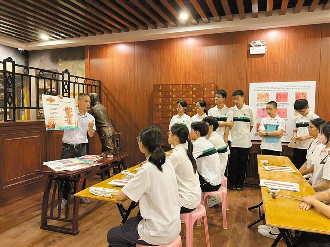 传承侨批精神 争当强国少年 内容图1 潮汕网-实时追踪潮商/潮汕/汕头/揭阳/潮州的新闻资讯网站! 传承侨批精神 争当强国少年 汕头市 图1张