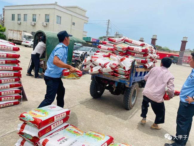 龚俊龙先生，为陆丰这些渔民，捐赠22吨大米…… 潮商资讯 图3张