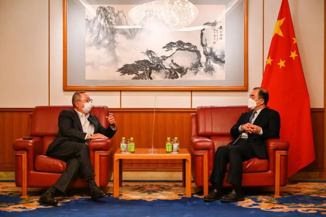 驻日本大使孔铉佑会见香港贸易发展局主席林建岳 潮商资讯 图1张