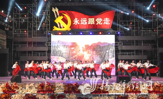 揭东新亨镇举办庆祝中国共产党成立102周年文艺晚会 揭阳市 图1张