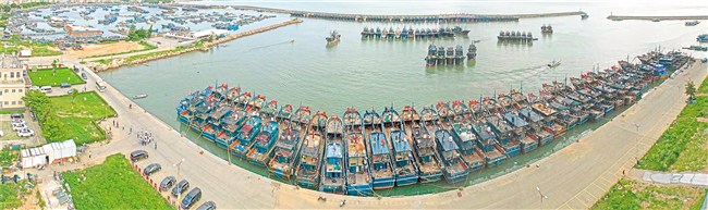 渔船回港 汕头市 图1张