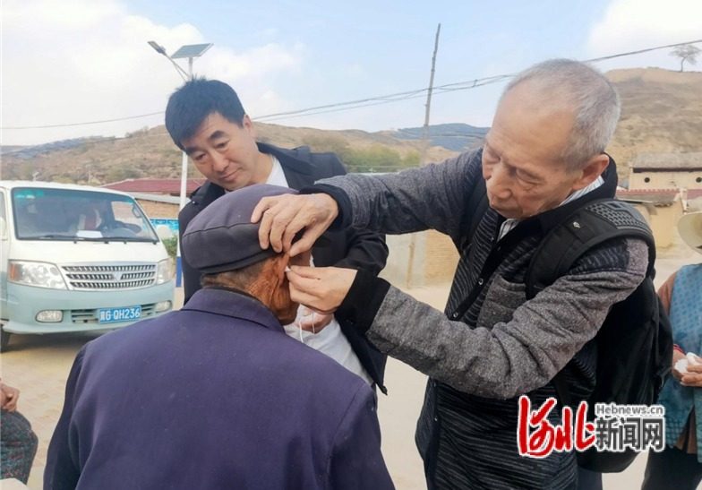 赤城县举办澳洲魏基成“天籁列车”助听器捐赠适配培训班 潮商资讯 图1张