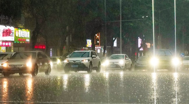 强对流影响 汕头暴雨来袭 汕头市 图1张