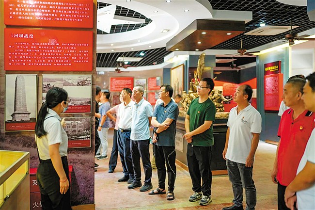 赓续红色血脉 锻造城管力量 汕头市 图1张
