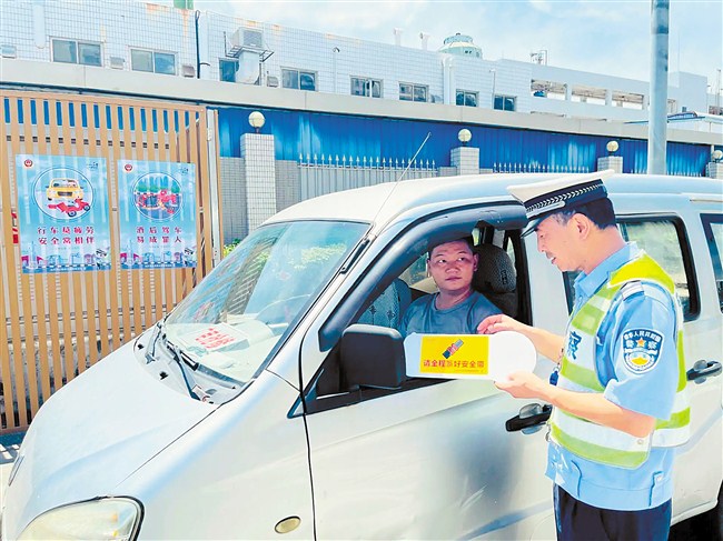 柔性执法+路口“微整形”+深化宣传保道路通畅 汕头市 图4张