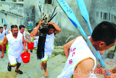 霞西端午“请龙头” 岁时节日 图1张