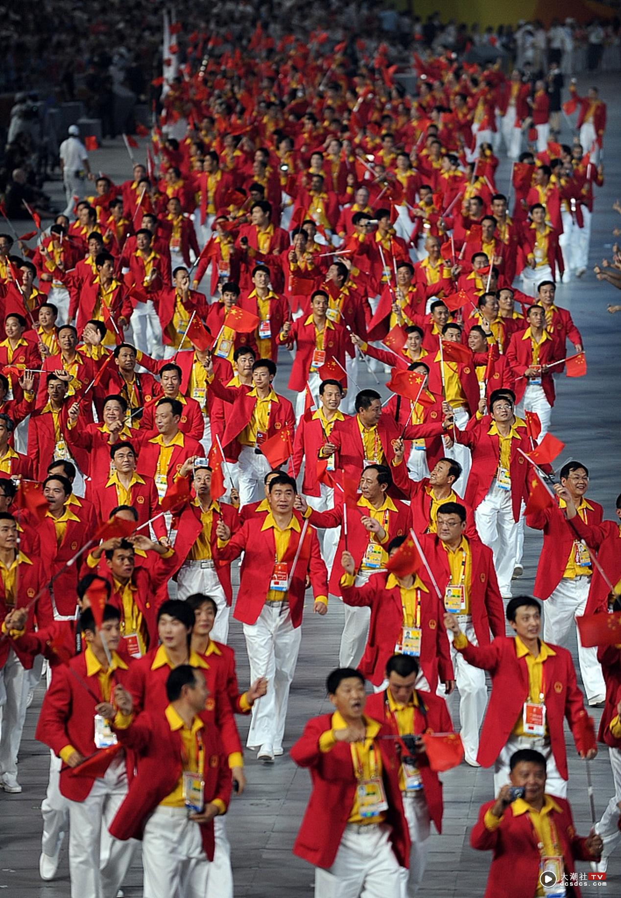 2008年北京奥运会男士服装。（VCG）