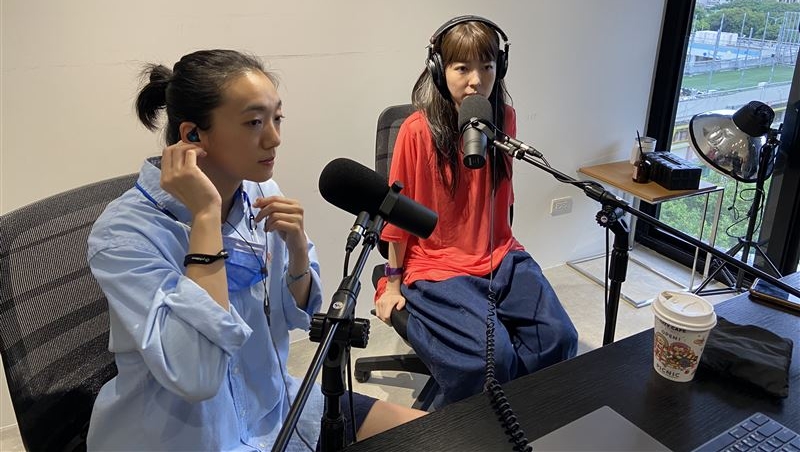 赵逸岚路嘉欣在一起 – 大潮社tv-续写潮汕新闻潮商文化美食等视频