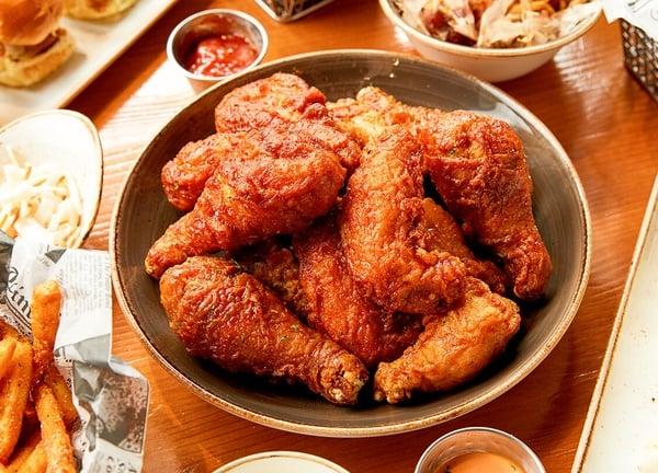 买一送一！韩国必吃炸鸡“本村炸鸡 Bonchon”首店登台，手刷独家酱汁再享买一送一优惠 最新 图4张