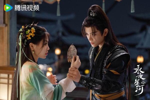 《永夜星河》改编评价两极！9部“连原着作者都给好评”的电视剧！第9部作者追到停不下来 娱乐 图1张