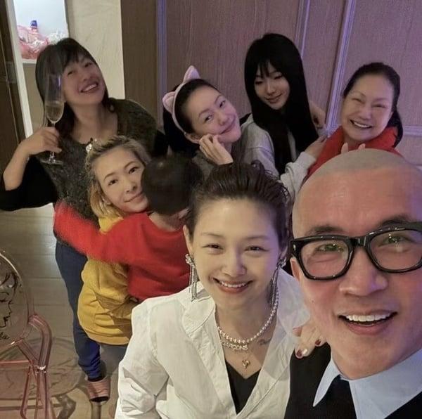 大S过世最难过是她！小S大S“姊妹情深”8个故事！大S骨灰放家中，小S：想每天看到姊姊 娱乐 图2张