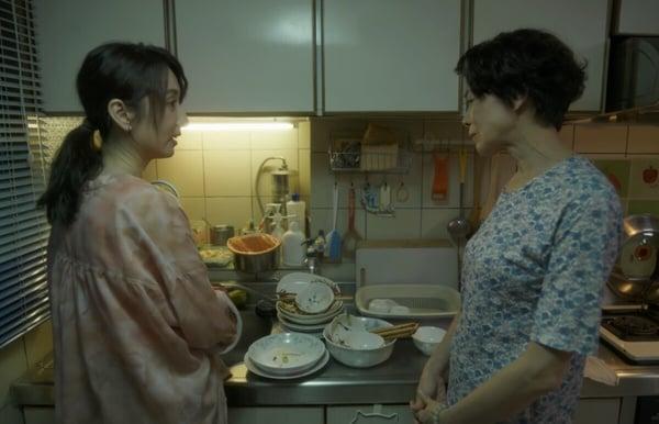 Netflix《童话故事下集》剧情彩蛋解析！男性长辈像“盆栽”超没存在感，水槽也有玄机 娱乐 图7张