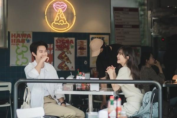 Netflix《我们的浪漫电影》太平淡想弃剧？崔宇植凭演技挽回观众，网评全剧MVP是“他” 娱乐 图10张