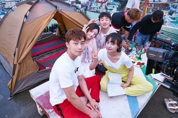 8部“追完一次还想二刷”超好看韩剧！《那年我们》第4输《海岸村》，冠军看十遍都不腻 娱乐 图2张