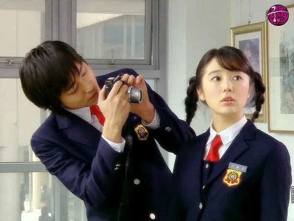 8部“追完一次还想二刷”超好看韩剧！《那年我们》第4输《海岸村》，冠军看十遍都不腻 娱乐 图7张