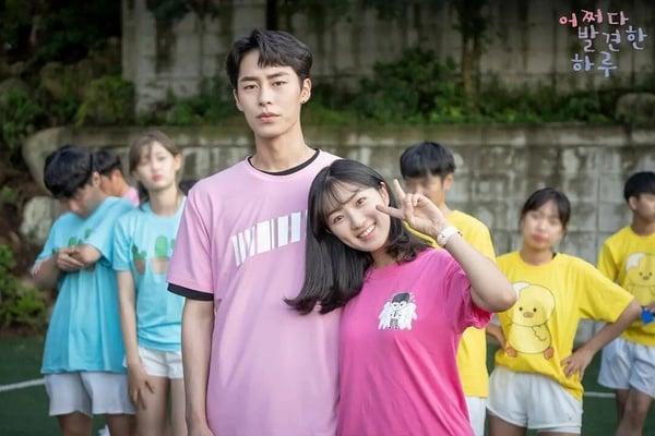 8部“追完一次还想二刷”超好看韩剧！《那年我们》第4输《海岸村》，冠军看十遍都不腻 娱乐 图10张