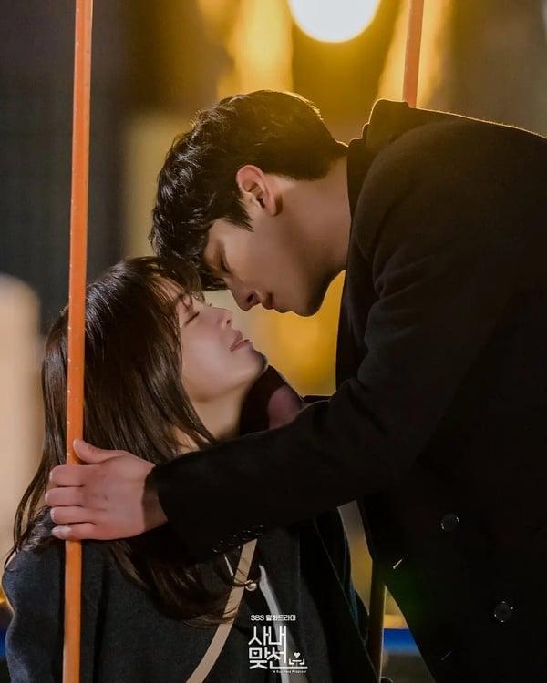 《比天堂还美丽》不如预期？8部「错过可惜」Netflix必追浪漫喜剧，这2部一面倒零负评 娱乐 图9张