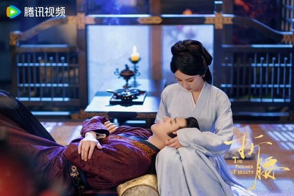 《折腰》高开低走？网评6大剧情槽点：小乔人设崩坏成「恋爱脑娇妻」、权谋戏太降智！ 娱乐 图3张