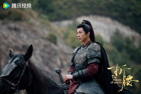 《折腰》高开低走？网评6大剧情槽点：小乔人设崩坏成「恋爱脑娇妻」、权谋戏太降智！ 娱乐 图8张
