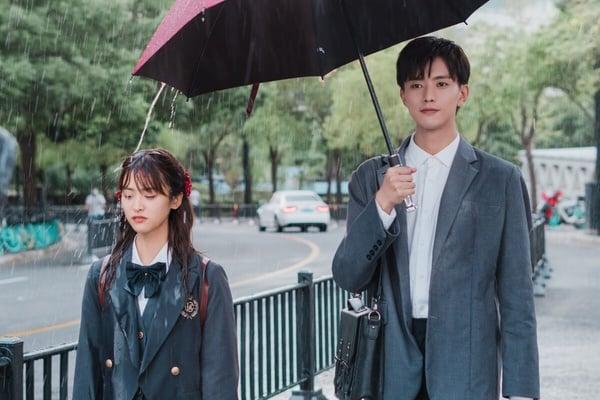 《开画！少女漫》开播评价两极！沈月、王敬轩毫无CP感，名场面完整还原仍难逃尴尬宿命 娱乐 图6张