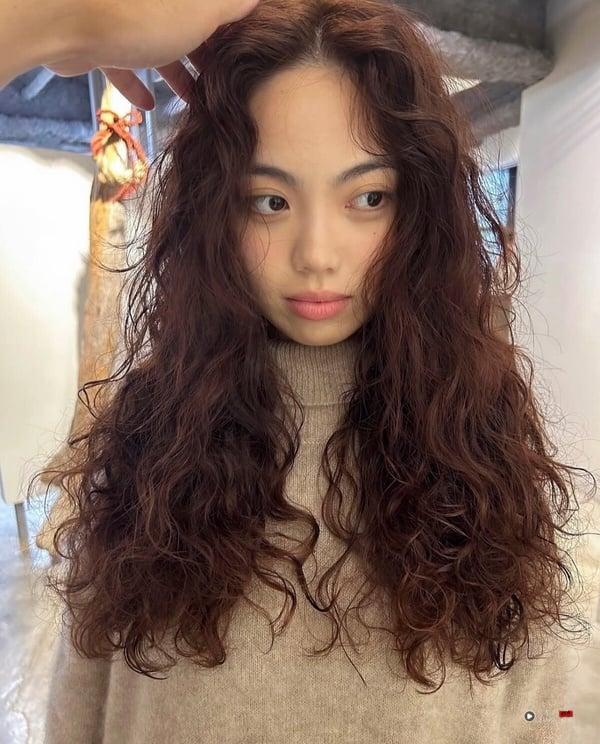 2025羊毛卷造型范本：15款蓬松、复古羊毛卷＆适合脸型 最新 图5张