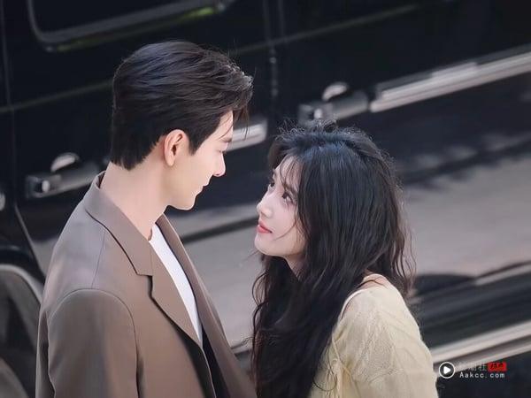 《轧戏》剧情看点＆角色介绍：菜鸟玩家卢昱晓恋上王牌NPC陈星旭，剧中剧吻戏超甜！ 娱乐 图4张